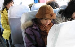 82岁老人参加高考 与老伴并肩回家